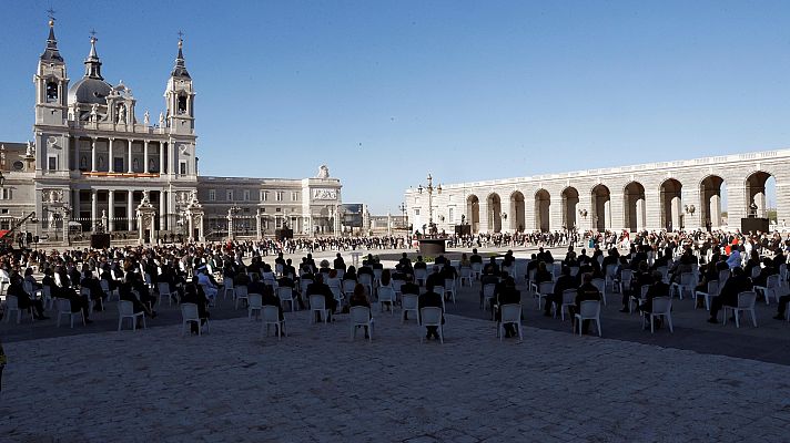 Especiales informativos - "Silencio", el poema del nobel Octavio Paz, leído por el actor José Sacristan en memoria de las víctimas por Covid-19