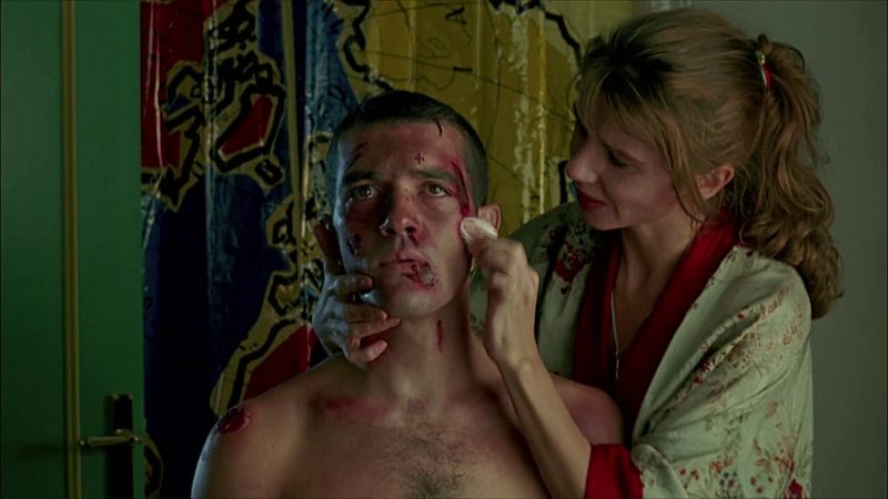 El momento de cine de Marta Etura: 'Átame', de Pedro Almodóvar