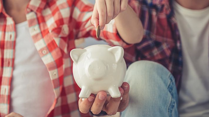 Telediario 1 - Ingreso mínimo vital: las peticiones se aceleran