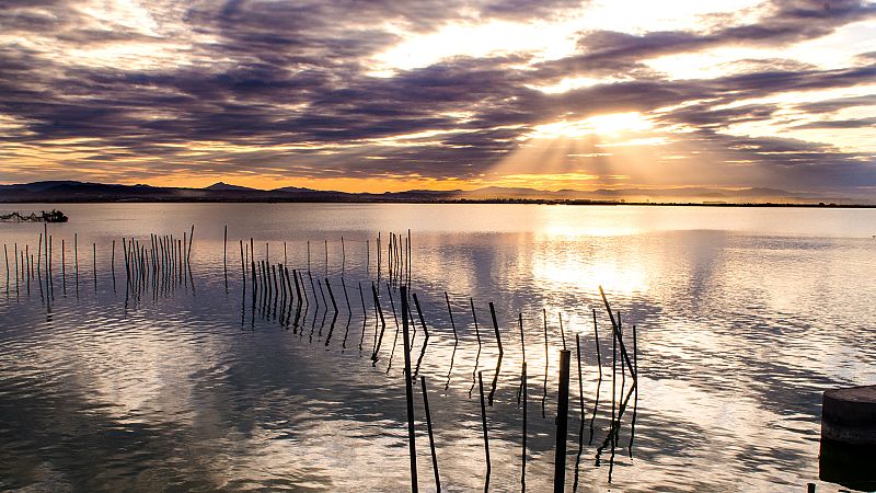 Tormentas localmente fuertes en puntos de la Comunidad Valenciana - ver ahora