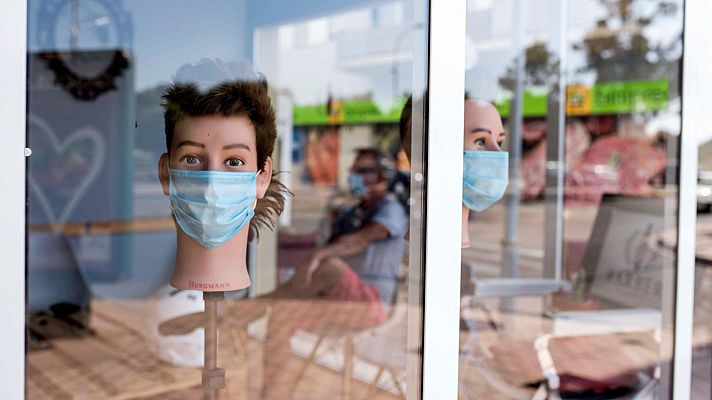 Telediario 1 - Según un estudio de la OCU, cada mes un hogar se gasta de media unos 70 euros en mascarillas