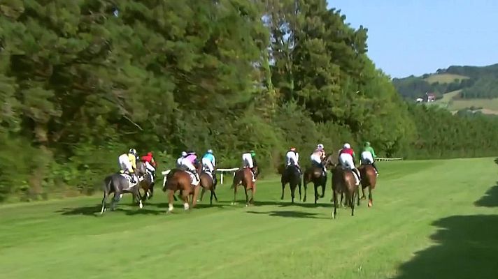 Hípica - Circuito nacional de carreras de caballos. San Sebastián
