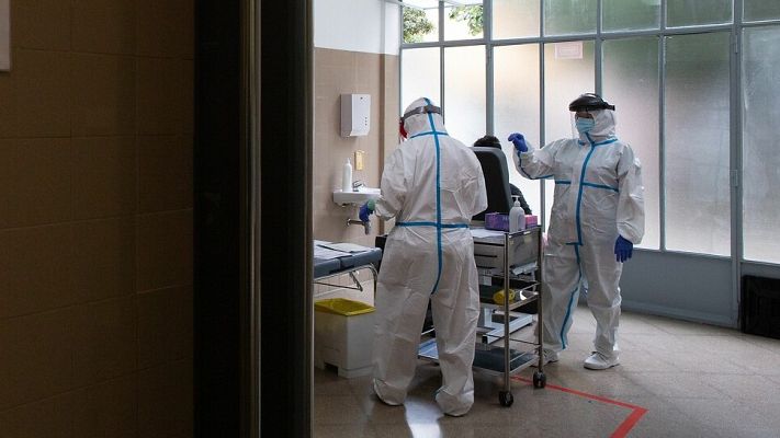 Telediario 1 - La falta de rastreadores complica el seguimiento de casos y el control de los brotes de coronavirus