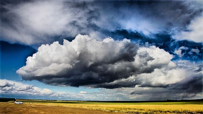 El tiempo - Posibilidad de chubascos y tormentas localmente fuertes en áreas del interior peninsular