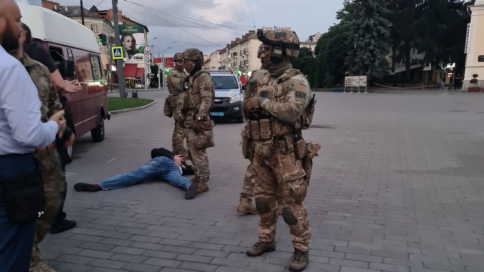 La policía ucraniana detiene al secuestrador del autobús y libera a todos los rehenes
