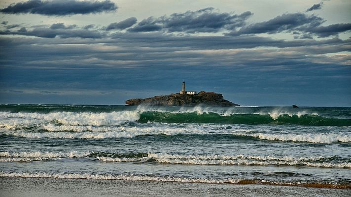 El tiempo - Posibilidad de chubascos y tormentas localmente fuertes en la cordillera Cantábrica