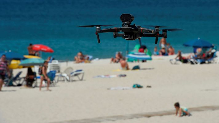 Modo Digital - Cuatro drones controlan el aforo de las playas de Sanxenxo para evitar aglomeraciones