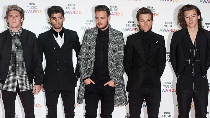 Telediario 1 - La "Boy Band" One Direction celebra su décimo aniversario en las redes