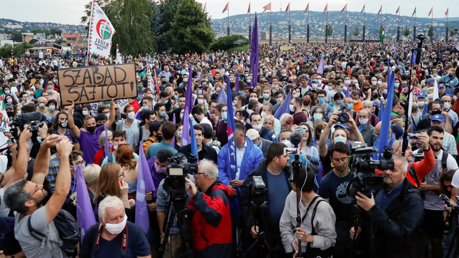 Dimite casi toda la plantilla de una web de noticias húngara contra la injerencia del gobierno