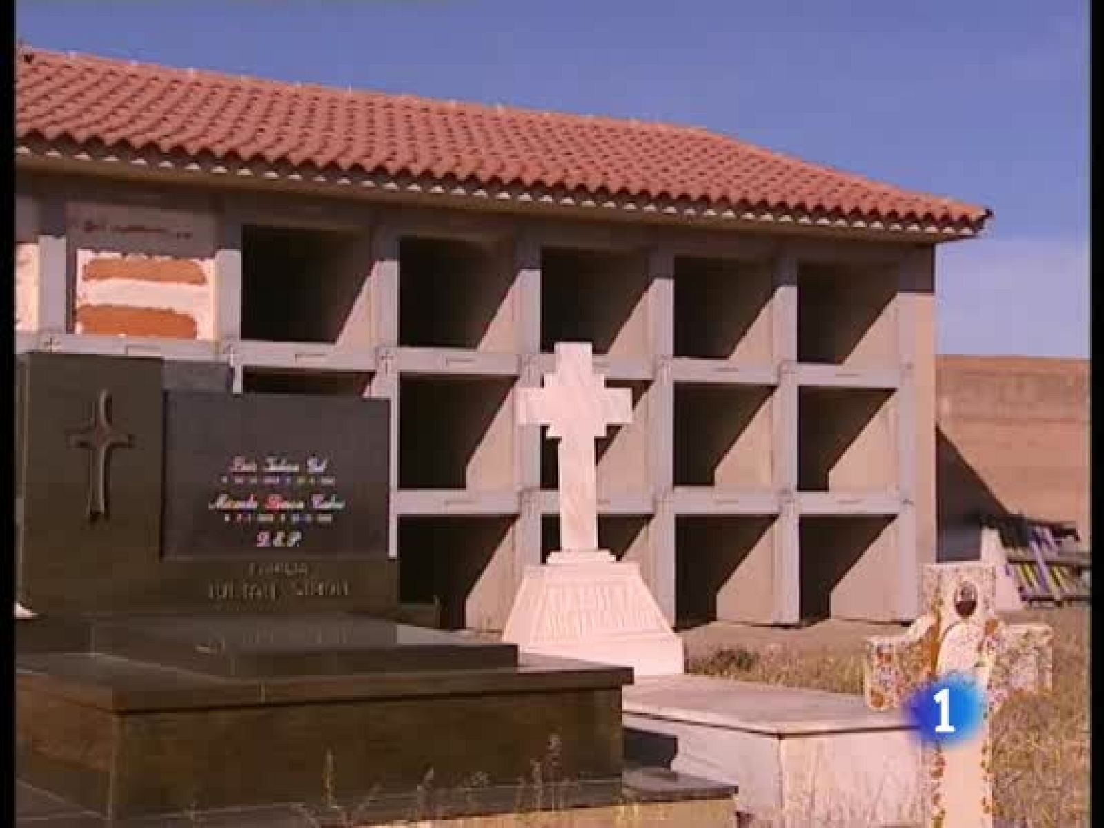 El Plan E está sirviendo para que muchos vecinos de los pueblos de Teruel tengan una última morada | Ver