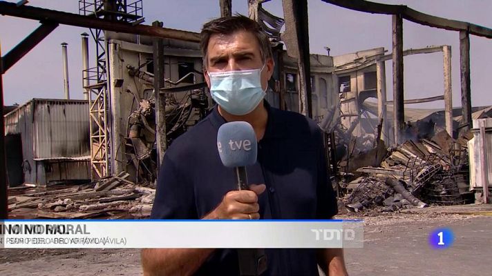 Telediario 1 - Un incendio en San Pedro de Arroyo obliga a evacuar a todos sus habitantes