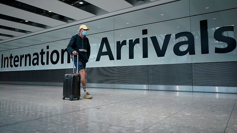 Malestar en el Reino Unido por la cuarentena obligatoria