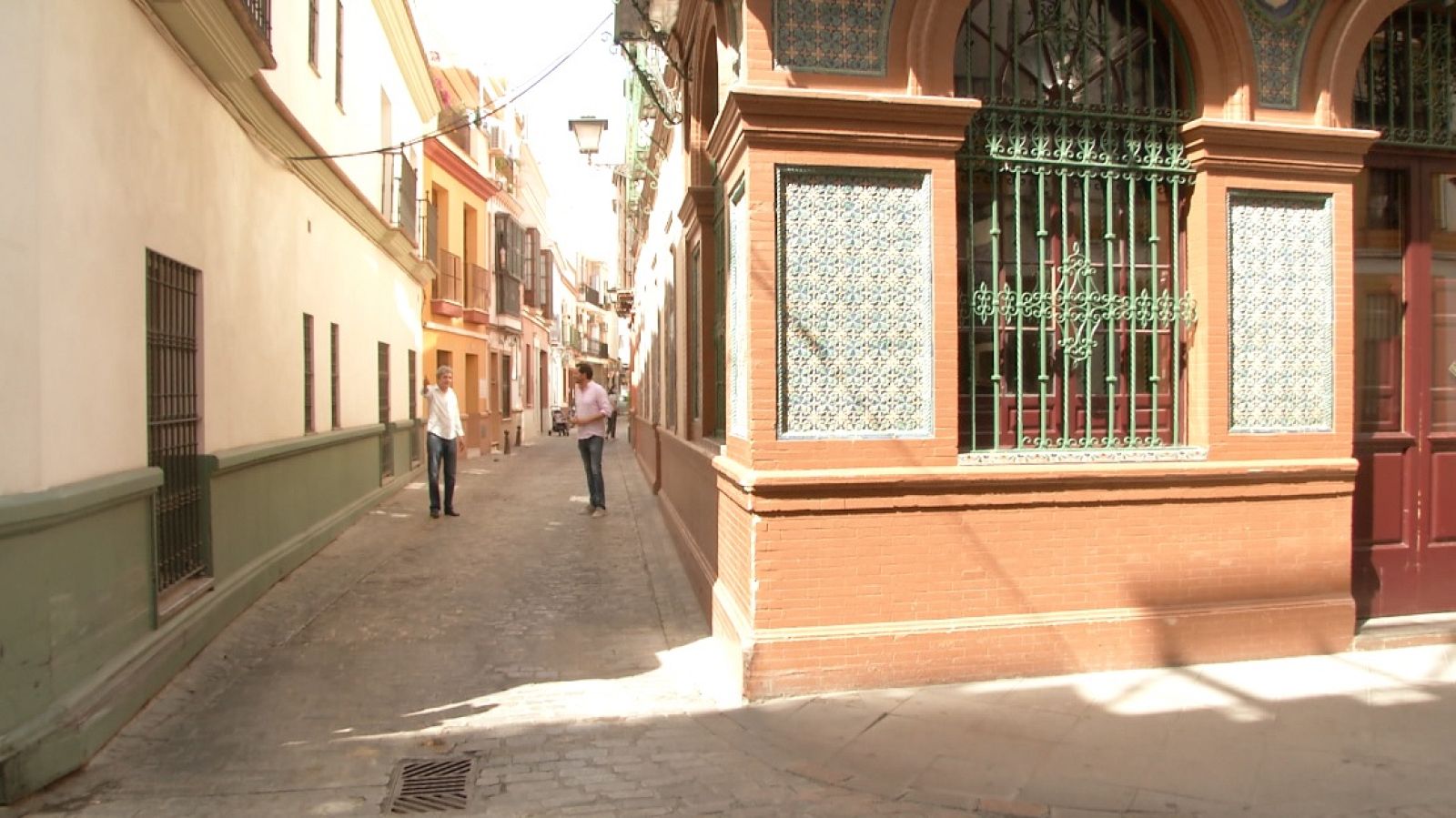 Aquí la Tierra - Paseo por Sevilla con el actor Antonio Dechent: nos cuenta la historia de Triana