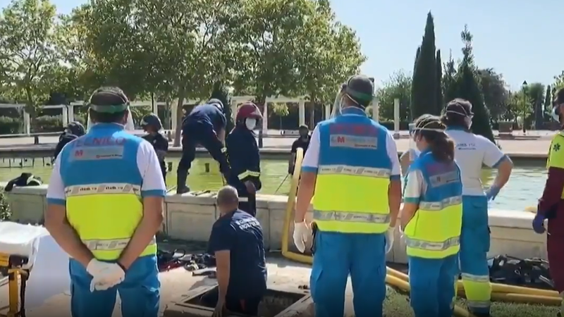 Muere un joven de 16 años succionado por una fuente en Móstoles - RTVE.es - Telediario 1 | Ver