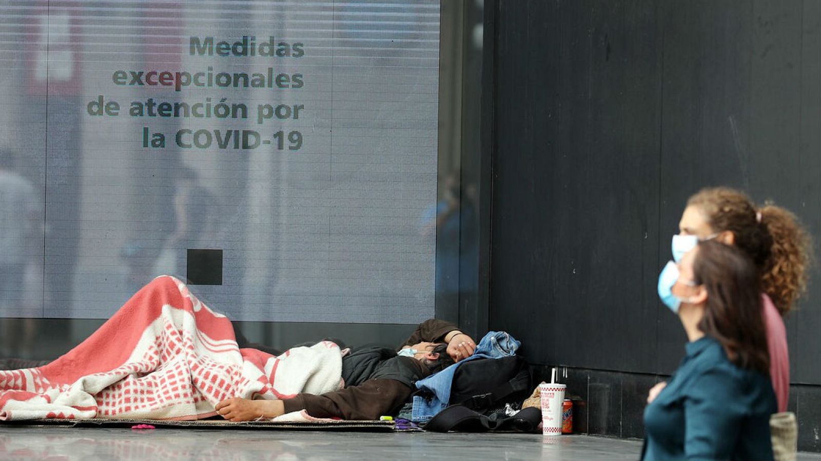 La EPA muestra una destrucción de empleo récord en tres meses como consecuencia de la crisis del coronavirus - RTVE.es - Telediario 1 | Ver