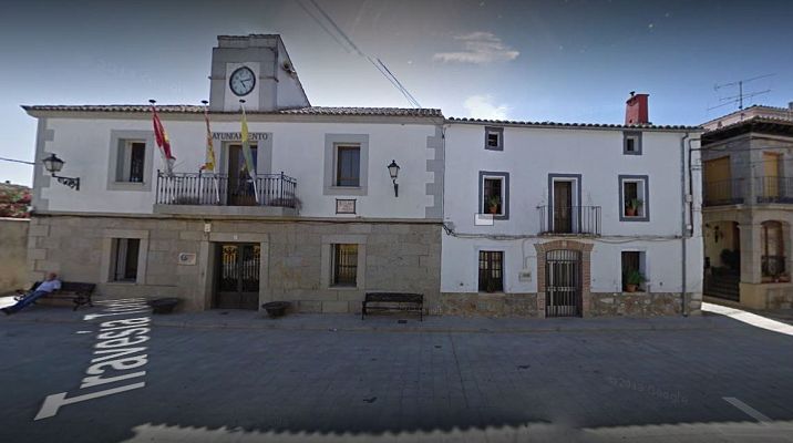 Telediario 1 - Un pueblo de Toledo se confina voluntariamente para proteger a sus mayores