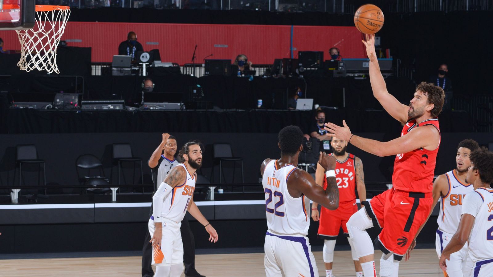 Ricky Rubio sobresale ante los Raptors de Gasol e Ibaka