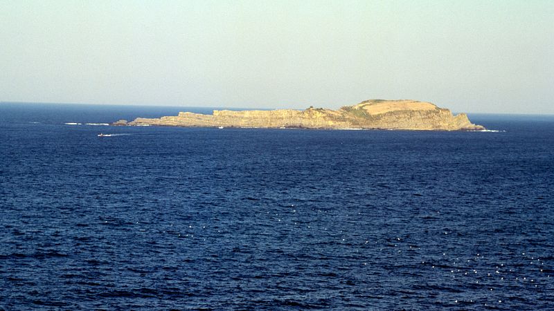 España Directo - ¡Visitamos la Isla de Ízaro desde la costa vasca con La Ventu!