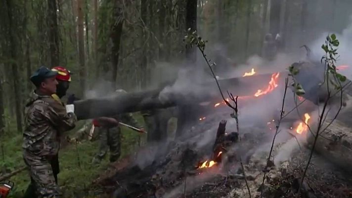 Telediario 1 - Una insólita oleada de incendios agrava la amenaza que pesa sobre los bosques de Siberia