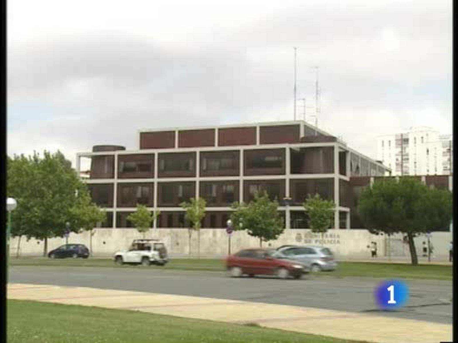 Detenida a una mujer de 27 años acusada de matar a su madre y a su hijo de 3 años | Ver