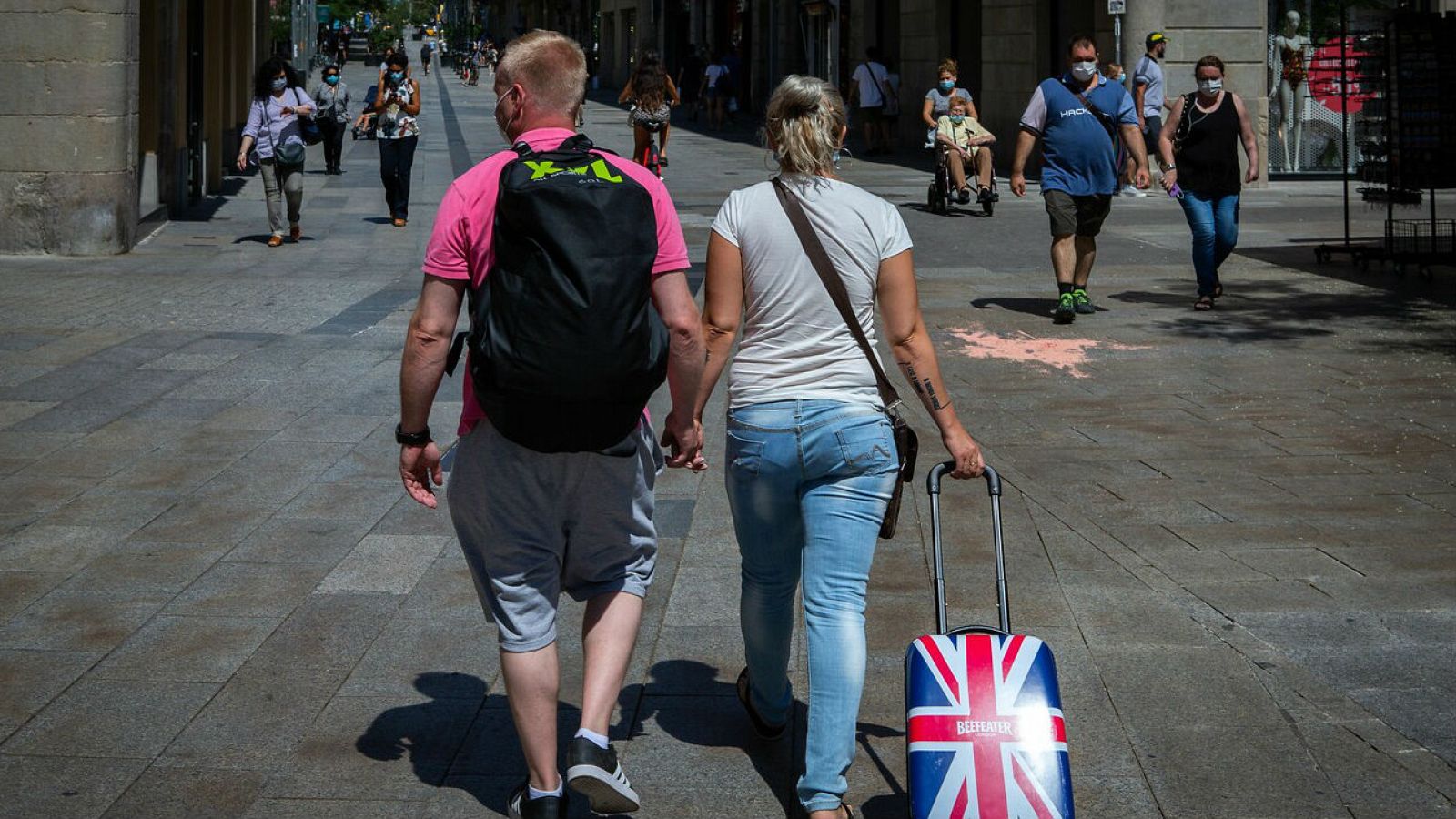 Simón se disculpa con el sector turístico por agradecer a la otros países que no viajasen a España - RTVE.es - La tarde en 24h | Ver