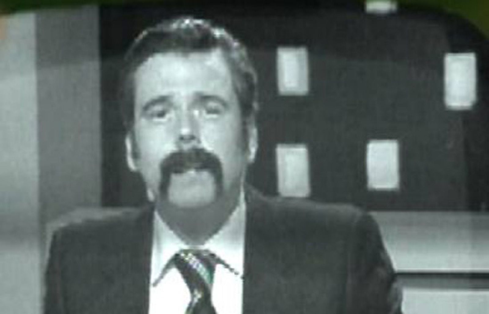 Cruz y Raya - Herminia alucina con Uri Geller - Humor en el Archivo de RTVE | Ver