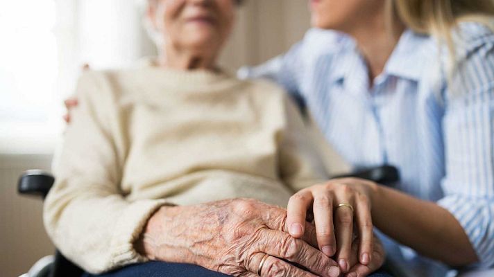 Telediario 1 - Aumentan los brotes de coronavirus en las residencias de ancianos