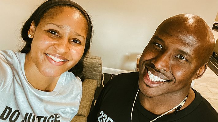 Telediario 1 - Maya Moore, de estrella del baloncesto a luchar por la anulación del juicio que condenó a Jonathan Irons