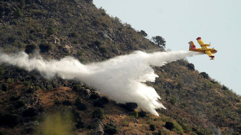 El incendio forestal de Robledo está casi estabilizado y se prevé que en "las próximas horas" esté controlado