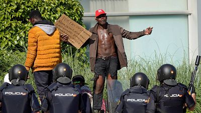 Tensi�n en Albacete tras la fuga de varios temporeros confinados