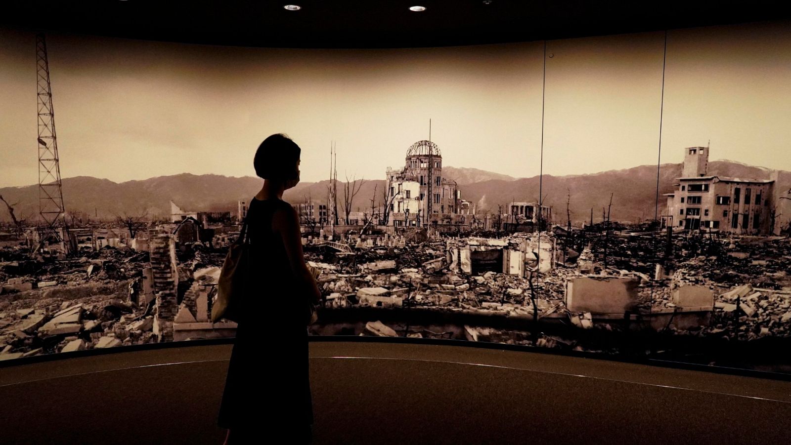 Japón recuerda el 75 aniversario de las bombas atómicas que devastaron Hiroshima y Nagasaki