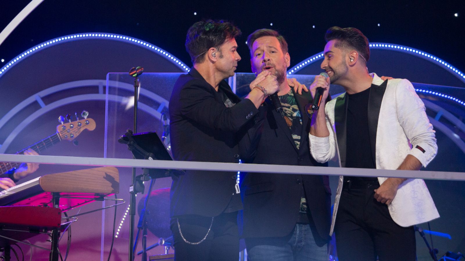 Carlos Latre, nuevo cantante de la banda | Ver