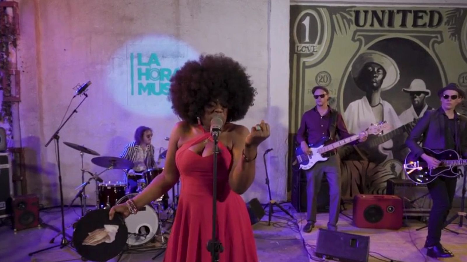 La Hora Musa - BETTE SMITH "Jetlagger"