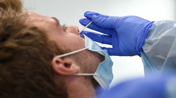 La tarde en 24h - Sanidad contabiliza 580 brotes activos, con 6.900 casos vinculados