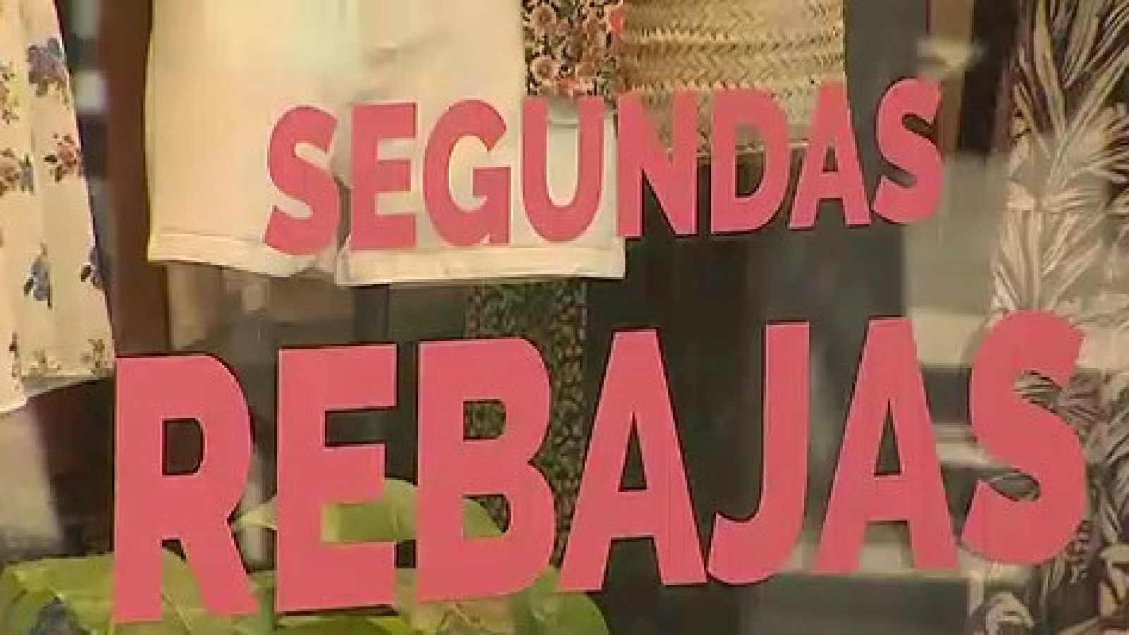 Las rebajas no consiguen remontar la caída de ventas por el Covid-19 | Ver