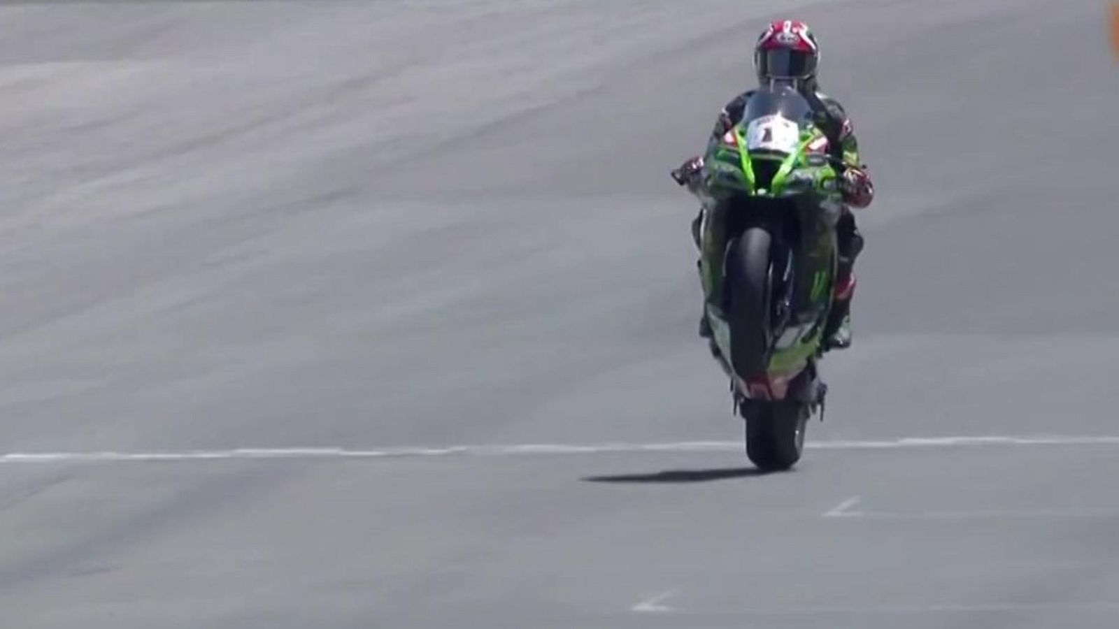 Vídeo: Jonathan Rea gana también la carrera 2 y firma un fin de semana perfecto