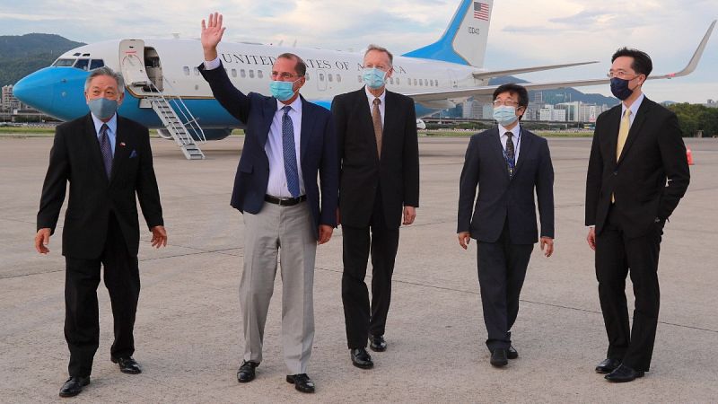 El secretario de Salud de EE.UU. visita Taiwán pese al descontento de China