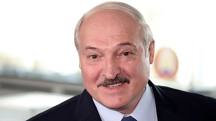 Telediario 1 - Los sondeos a pie de urna otorgan un sexto mandato al presidente de Bielorrusia, Alexandr Lukashenko