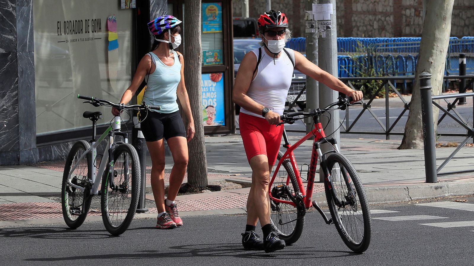 Coronavirus - Los contagios no dejan de crecer y preocupa la vuelta a la actividad en septiembre - RTVE.es - Telediario 1 | Ver