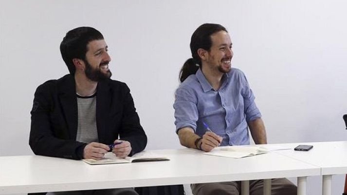 Telediario 1 - El juez imputa al responsable de campañas y al tesorero de Podemos por la financiación del partido