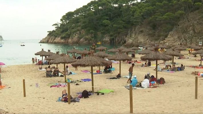 Telediario 1 - Largas colas y madrugones para acceder a las calas en la Costa Brava