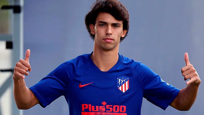 Telediario 1 - Joao Felix vuelve a 'casa' como una estrella del fútbol