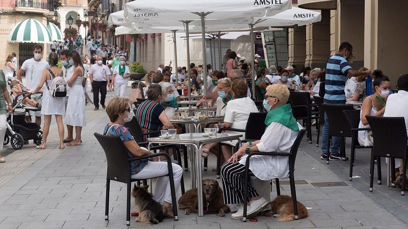 Cierre del ocio nocturno, limitación de horarios y sin tabaco: Sanidad toma medidas para frenar el avance de la pandemia