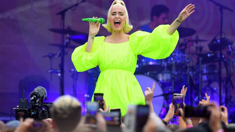 Katy Perry estrena el videoclip del sencillo 'Smile', que dará título a su nuevo álbum | Ver