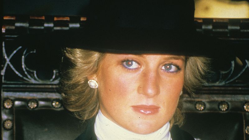 Lazos de sangre - Lady Di, una mujer infeliz con una mirada triste