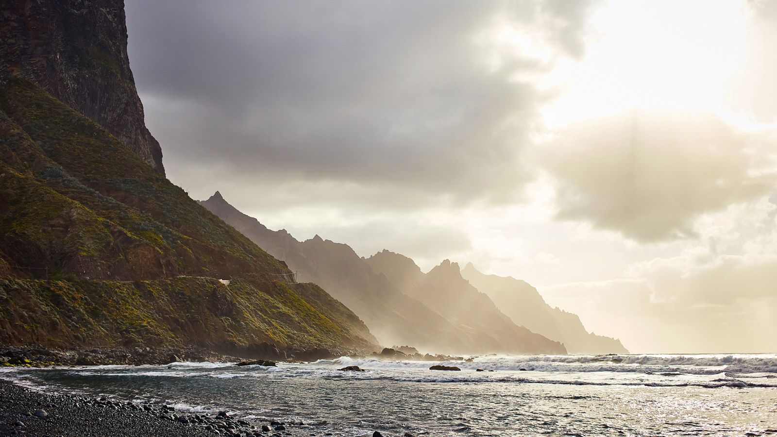 Vientos con rachas muy fuertes en Canarias - Ver ahora