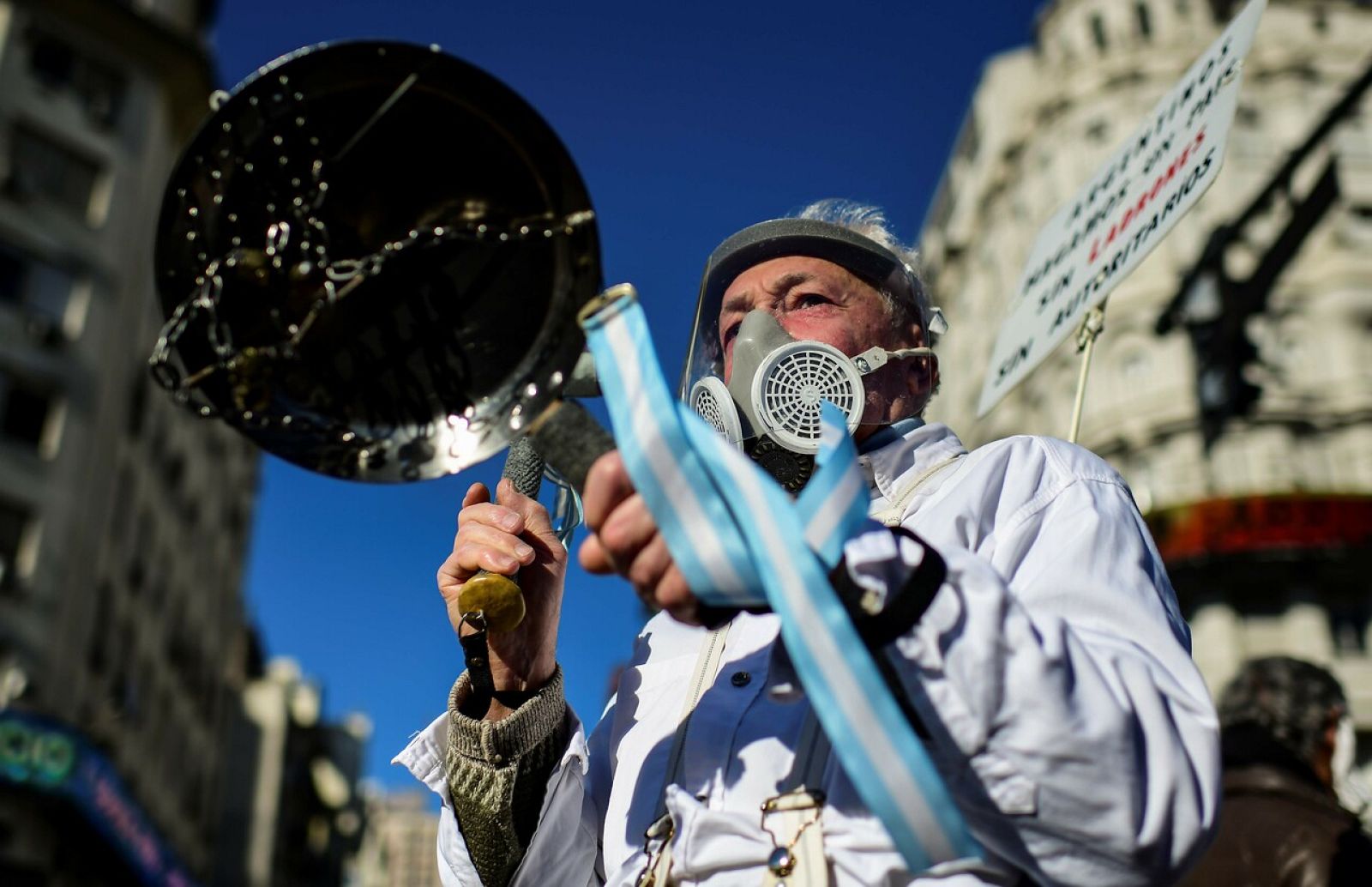 Los argentinos, contra su cuarentena 'eterna' -RTVE.es | Ver