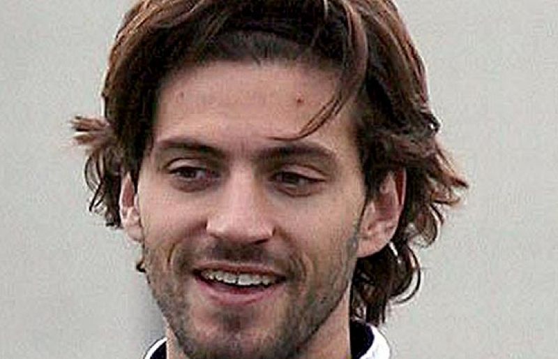 El joven jugador del Espayol, Daniel Jarque, ya está en la Ciudad Condal. Después de la realización de la autopsia, el juez dio el visto bueno para repatriar los restos del jugador. Hoy se le podrá decir el último adiós en el nuevo campo del Espayol