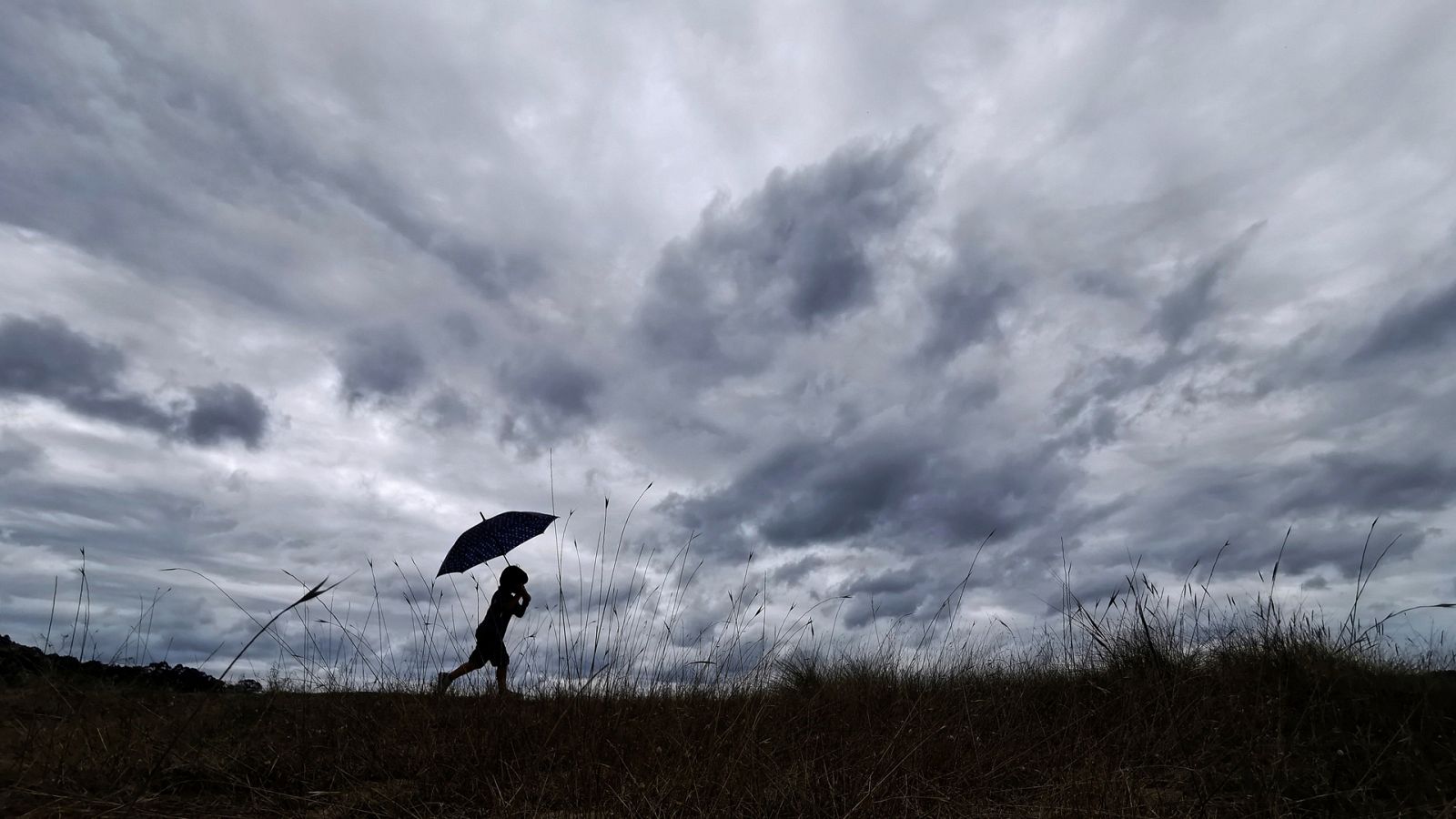 Precipitaciones localmente fuertes en el oeste de Galicia - ver ahora