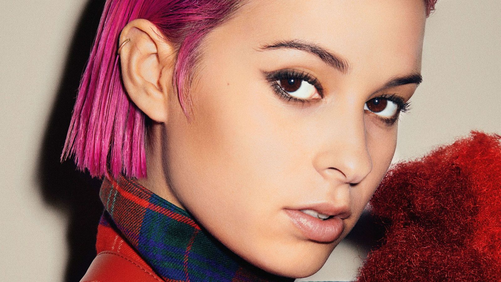 Las revistas de moda llenan sus portadas de jóvenes promesas | Ver